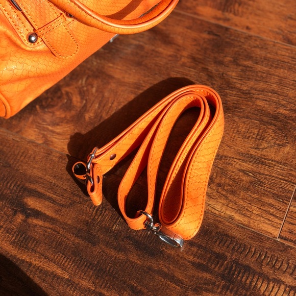 ❌SOLD❌Steve Madden Mini Duffel - Picture 3 of 8